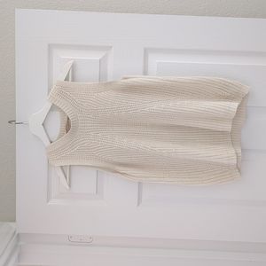 Short sleeve sweater
